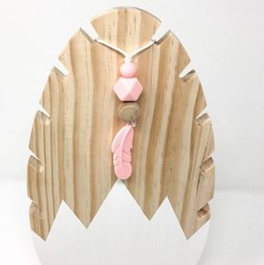 Feather Pendant Teething Necklace (Pink)